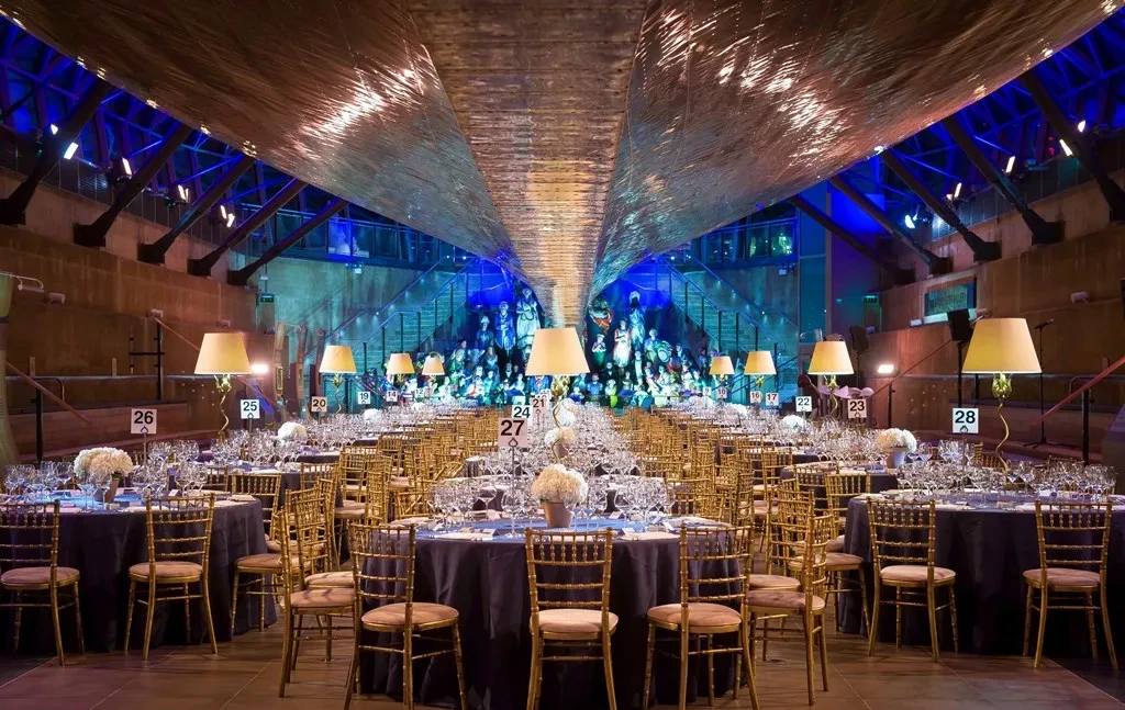 Set up of round tables under the Hull at Cutty Sark - credit to Greg Allen